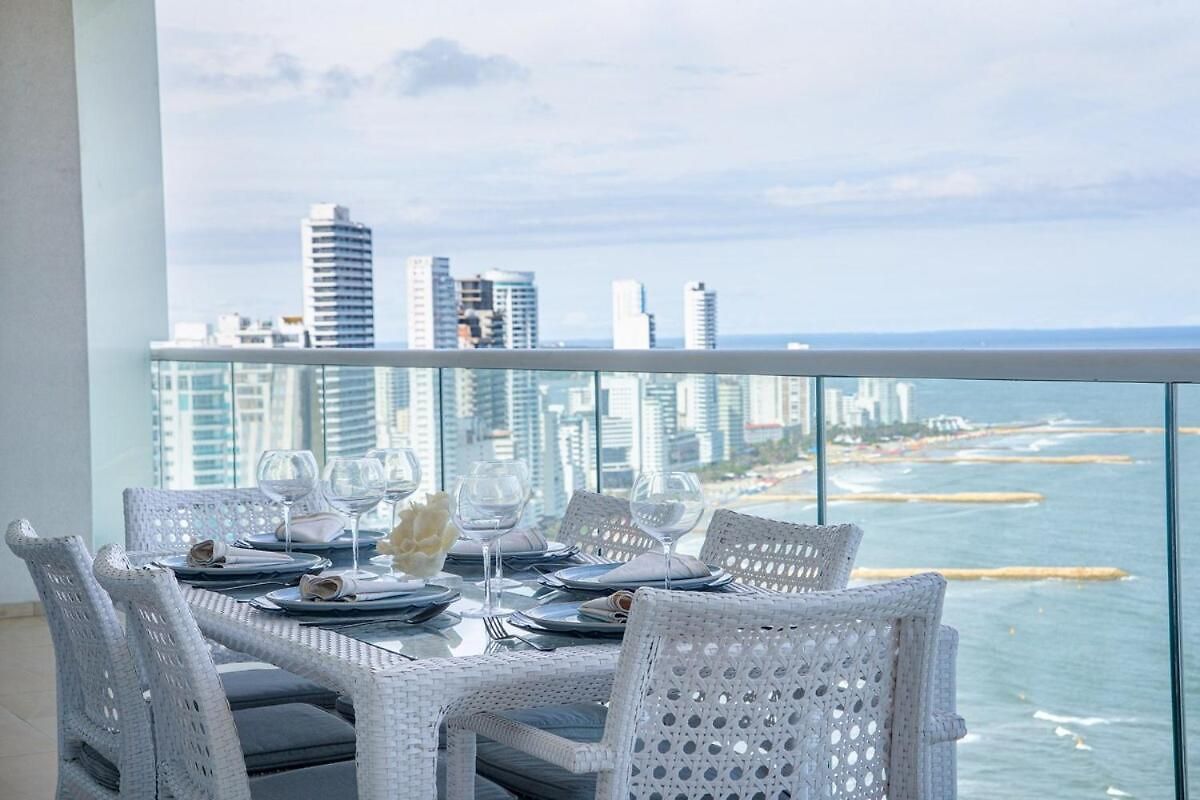 Luxury Sea Front Ac Wifi Pool At Apartamento *