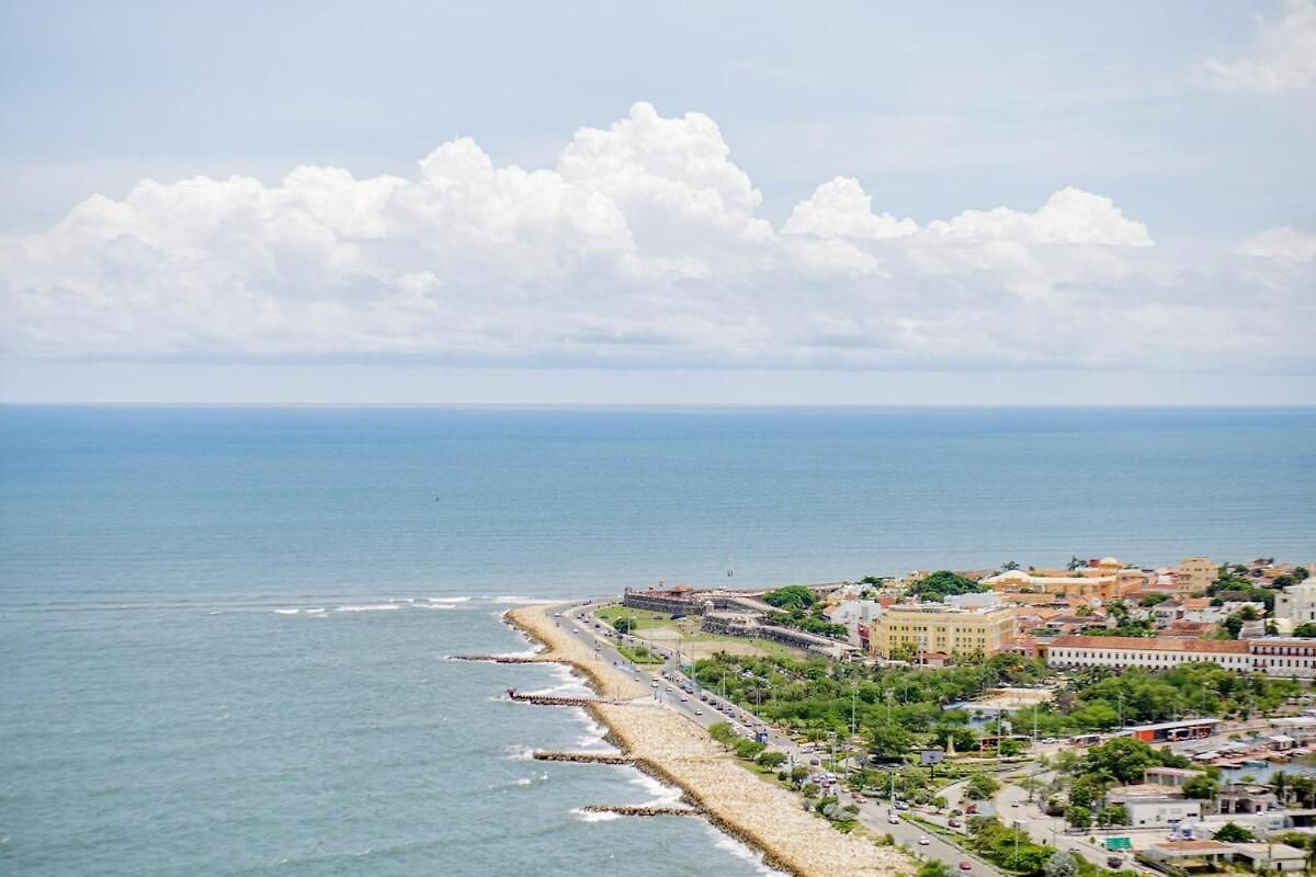 Luxury Sea Front Ac Wifi Pool At