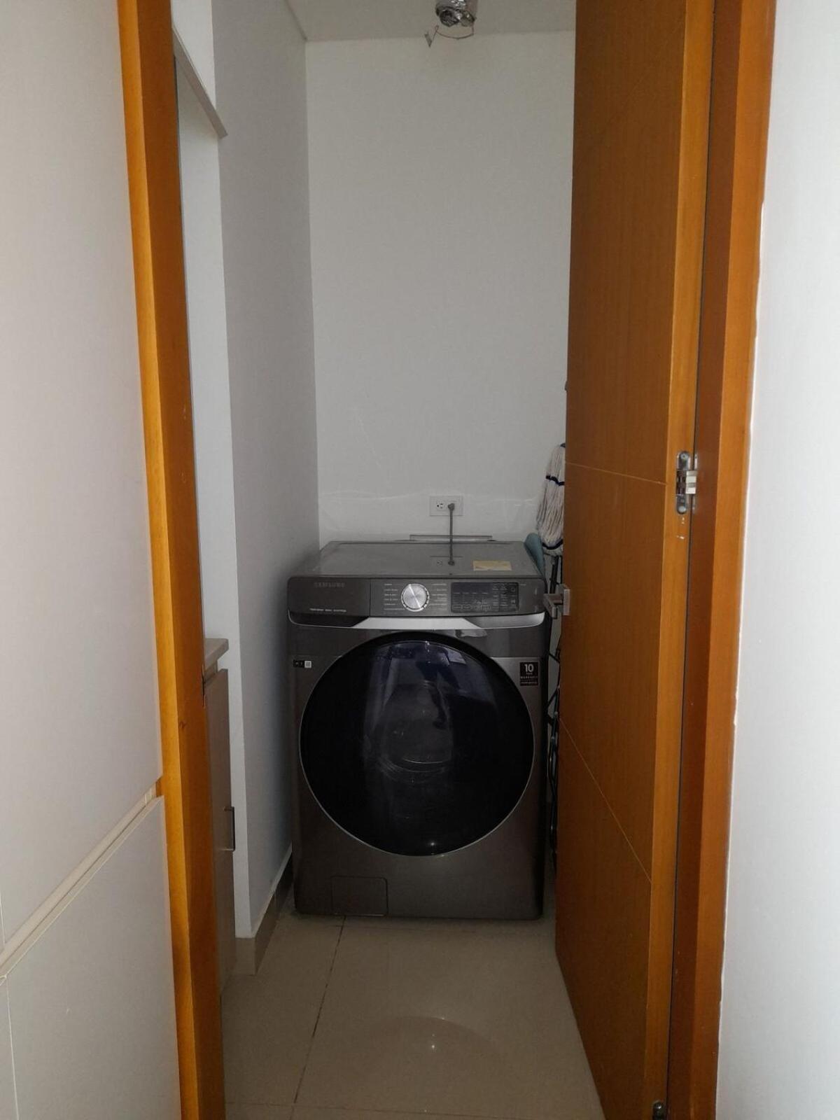 Apartment Luxury Sea Front Ac Wifi Pool At *