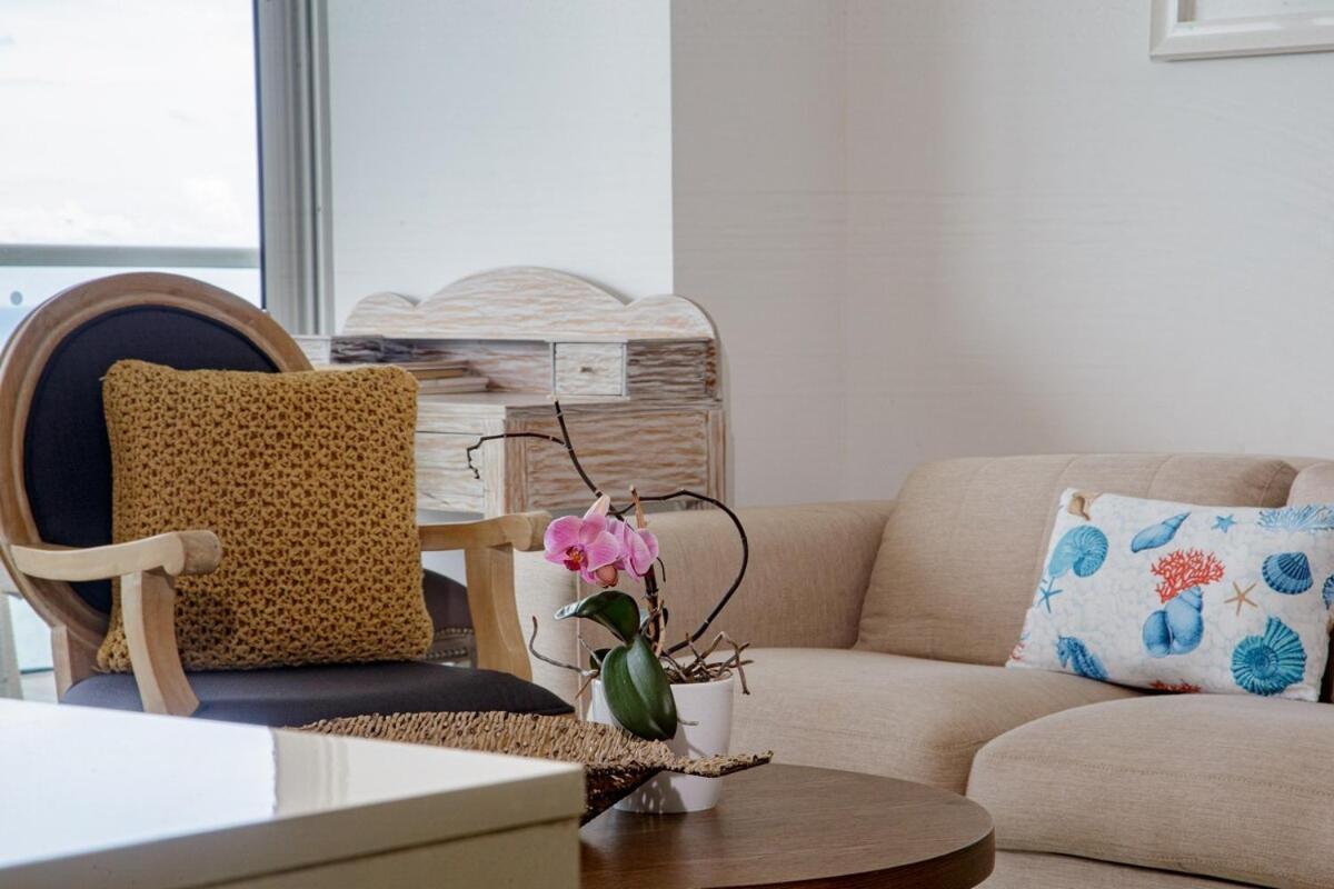 Luxury Sea Front Ac Wifi Pool At Apartamento