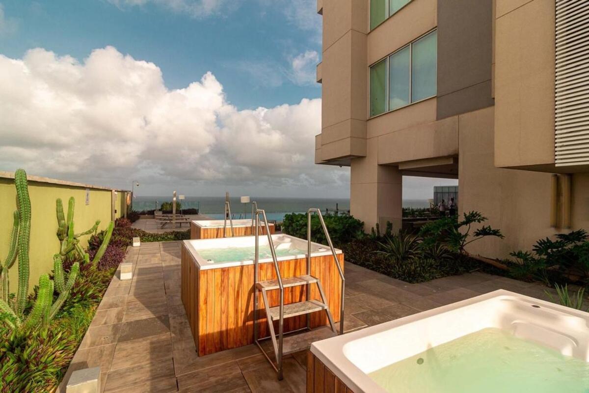 Luxury Sea Front Ac Wifi Pool At Apartamento